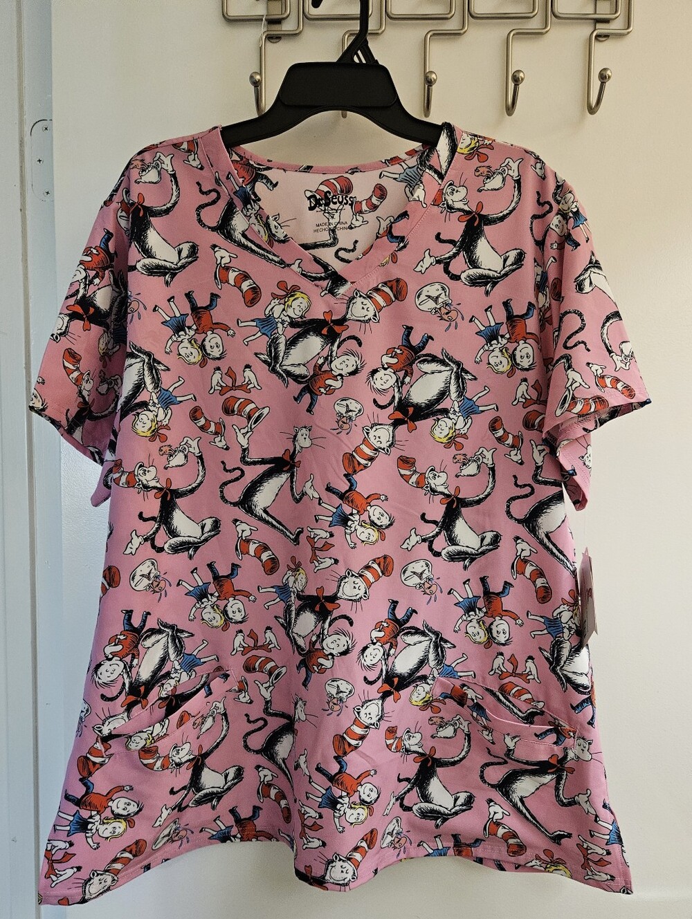 Dr. Seuss Womens Scrubs Top 2XL Pink Cat in the Hat V-Neck Pockets NWT